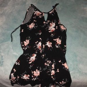 keyhole floral romper